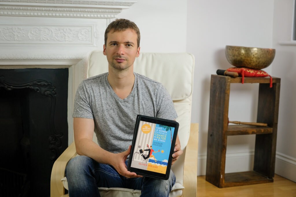 Londres, août 2016, portraits de Olivier Roland, entrepreneur devenu millionnaire sur internet grâce à ses blogs. Il est auteur du livre 'Tout le monde n'a pas eu la chance de rater ses études' (sortie en librairie le 23 septembre 2016)