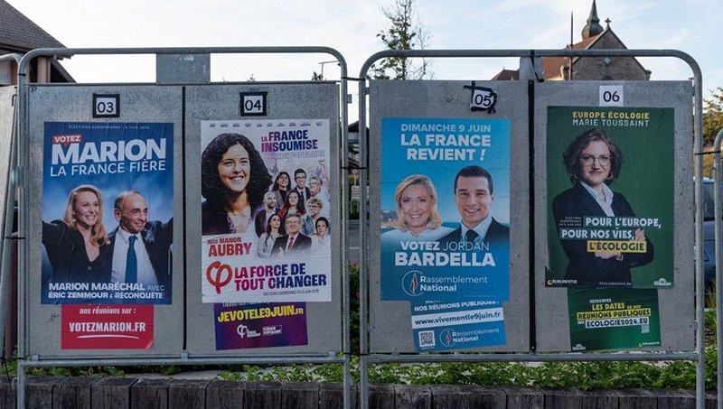 Ensemble de quatre affiches politiques européennes de 2024 avec Marion Maréchal, Manon Aubry, Jordan Bardella et Marie Toussaint.